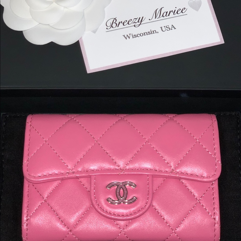 ♡ CHANEL “Barbie Pink” Classic Flap Card Holder ♡